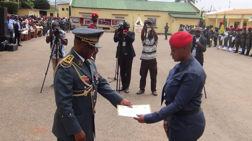 Cameroun : Plus de 1000 nouveaux sous-officiers reçoivent leurs parchemins de fin de formation