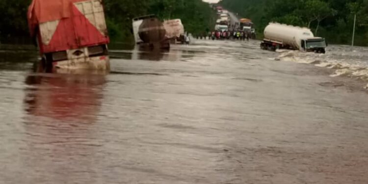 San-Pedro sous les eaux : des dizaines de personnes évacuées